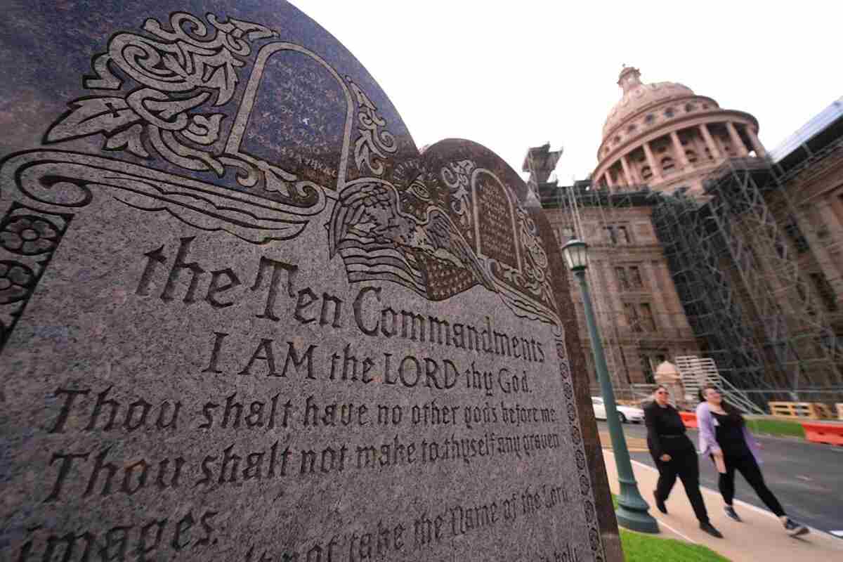 Texas Law Mandates Display of Ten Commandments in Public School Classrooms 1 texas 10 commandments 1